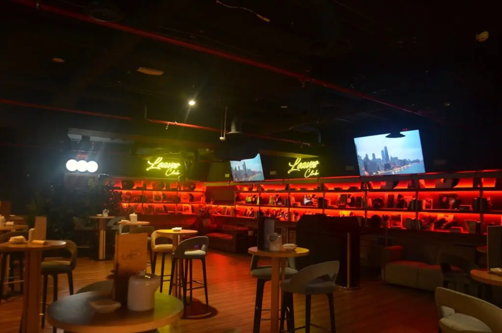 Leaves Restaurant